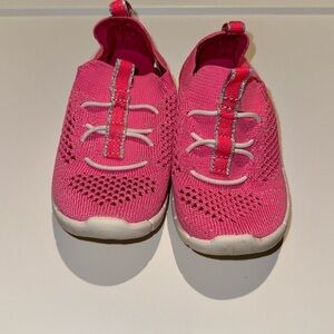 Oshkosh Bjosh Pink Slip-Ons toddler size 8M‎